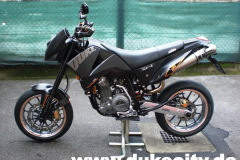 395_ktm-duke-ii-2011-018_8974226531_o_800x600